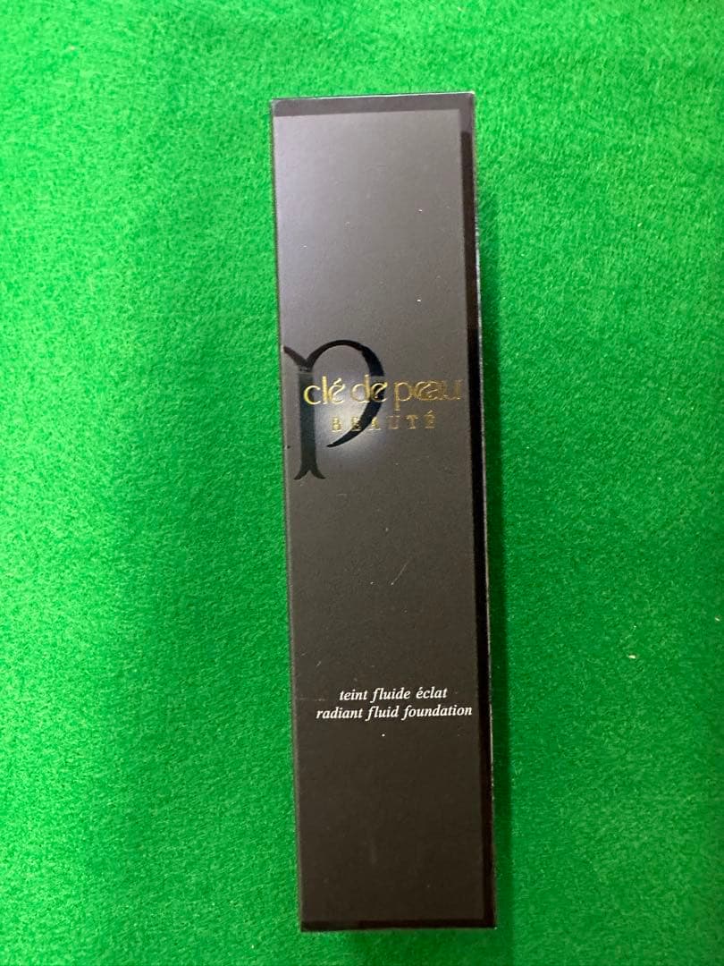 資生堂 クレ・ド・ポー・ボーテ　タンフリュイドエクラ　オークル 00 30ml