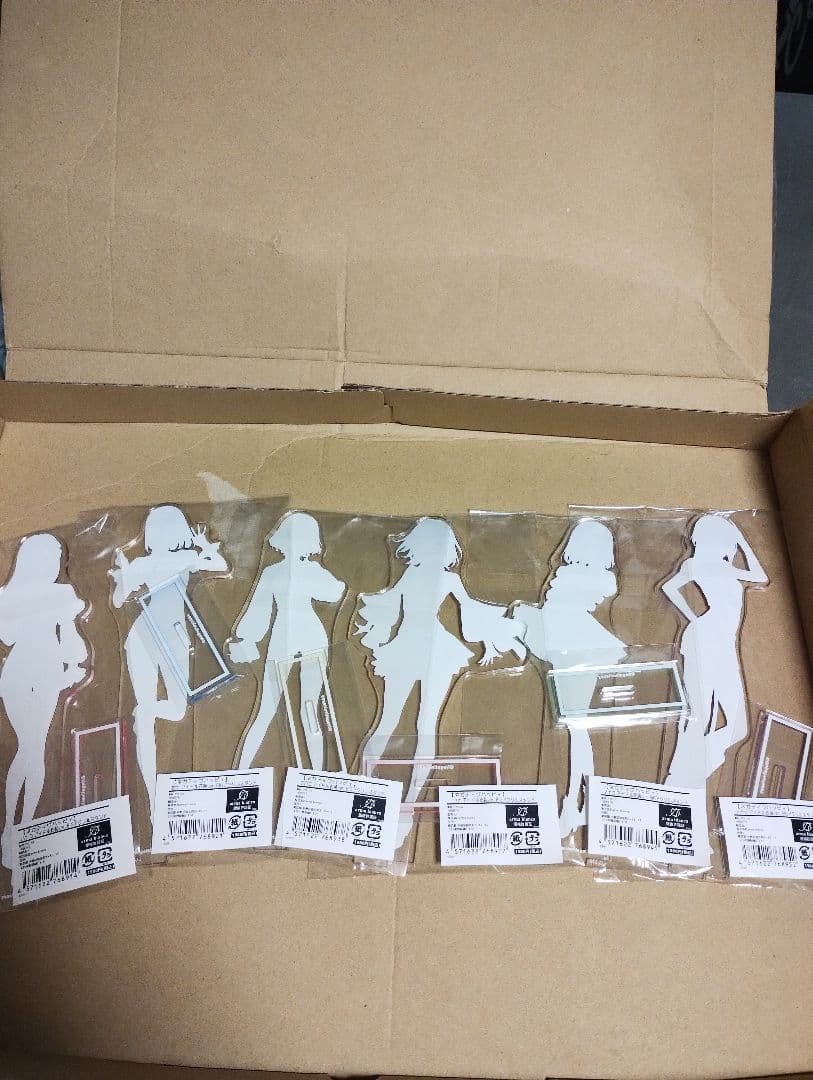 ネガティヴハッピィアクリルスタンド6種 - メルカリ