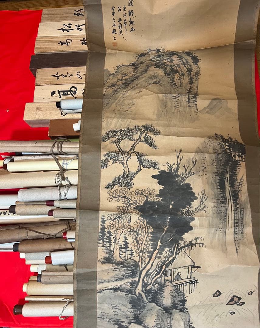 掛け軸　まとめて43本 佛画 中国複製画　山水など　送料込み！