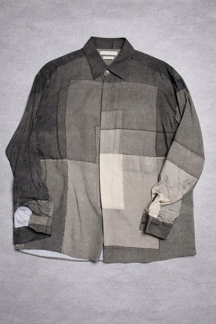 トップス YOKE PRINTED REGULAR COLLAR SHIRT