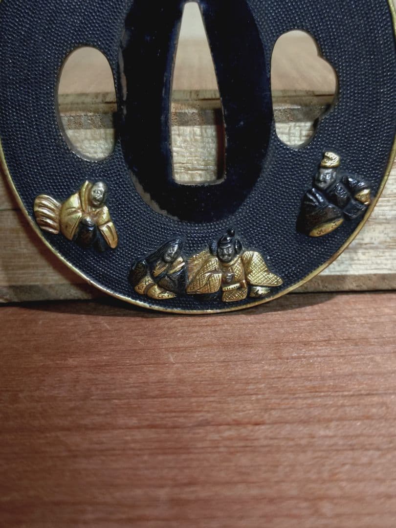 赤銅 魚子地 象嵌 人物 鍔 武者 僧侶 金工 武具 刀装具 - メルカリ