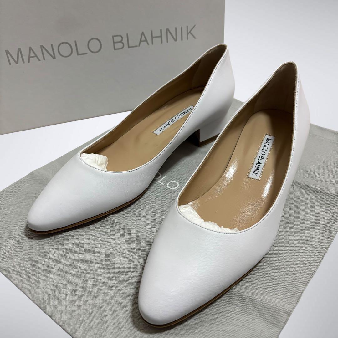 未使用級 マノロブラニク パンプス 白 37.5 裏張り済 定価12万 現行品 中古・古着通販】Manolo Blahnik (マノロブラニク) ビジューフラット