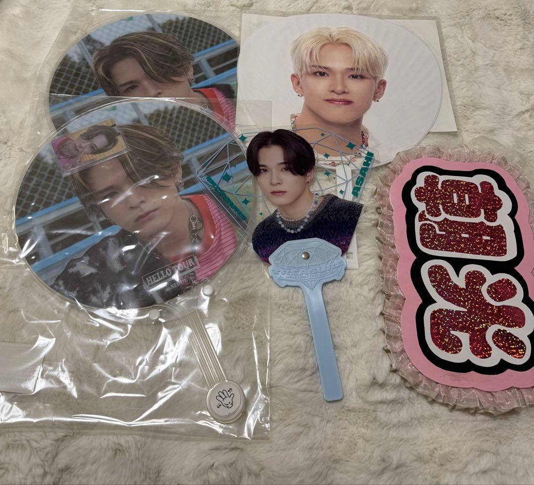 treasure アサヒ トレカ 団扇 アクスタ まとめ売り - メルカリ