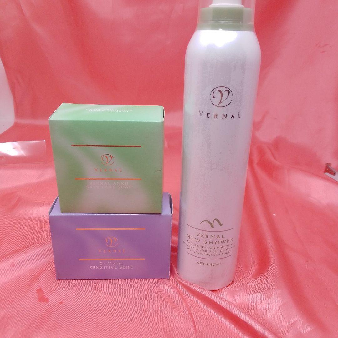 未使用、ヴァーナル ナチュラル さっぱり 240mL ミスト 、洗顔ソープ2点