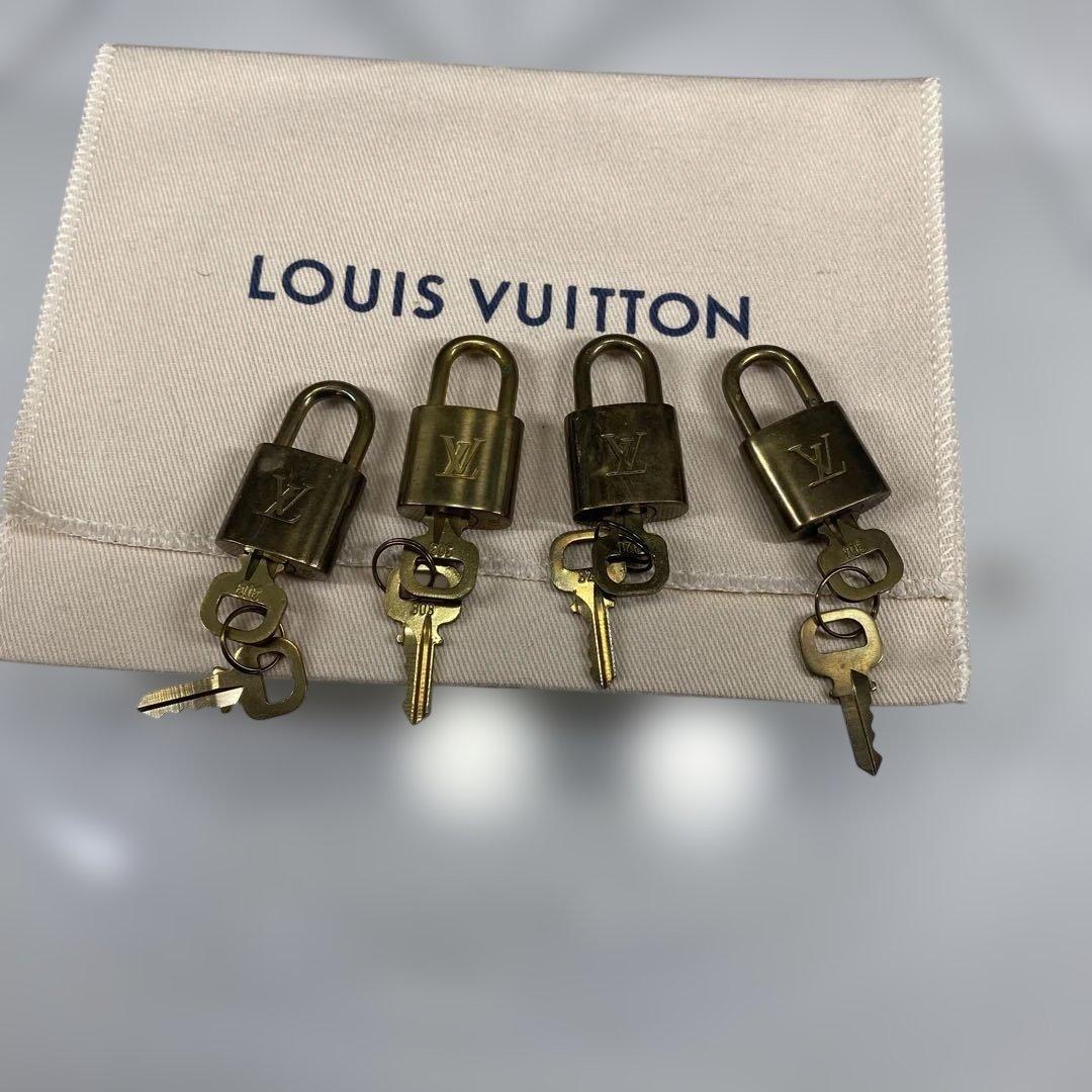LOUIS VUITTON ルイヴィトン 南京錠 4個セット キー各2本 - メルカリ