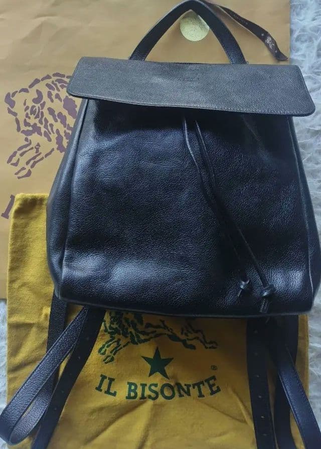 【美品✨】イルビゾンテ オールレザー リュック フラップ 巾着 ロゴ刻印 黒