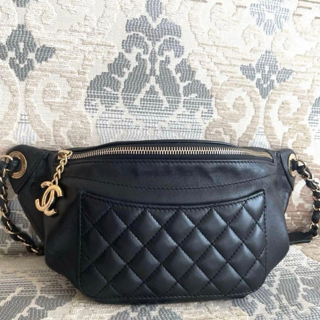 最終お値下げ！美品⭐︎CHANEL ブラック キルティング ボディバッグ Chanel 19 Shoulder bag 369429 | Collector Square