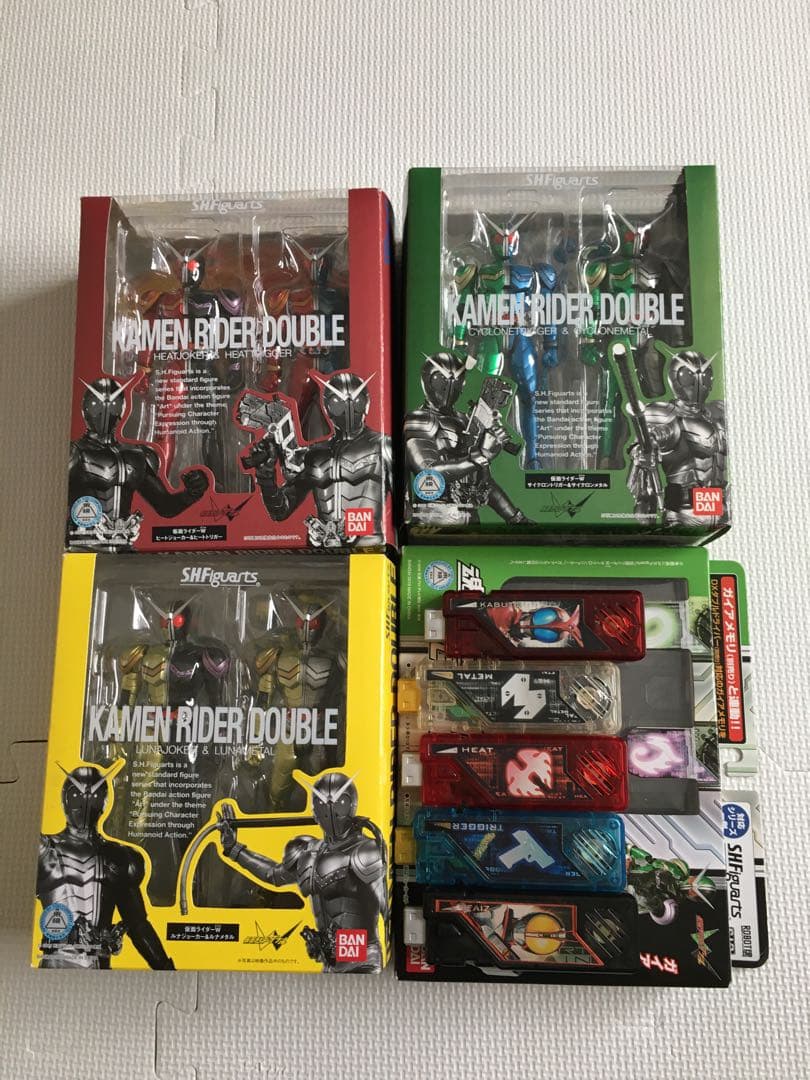 S.H.Figuarts 仮面ライダーW ＋魂ステージ　ガイヤメモリセット