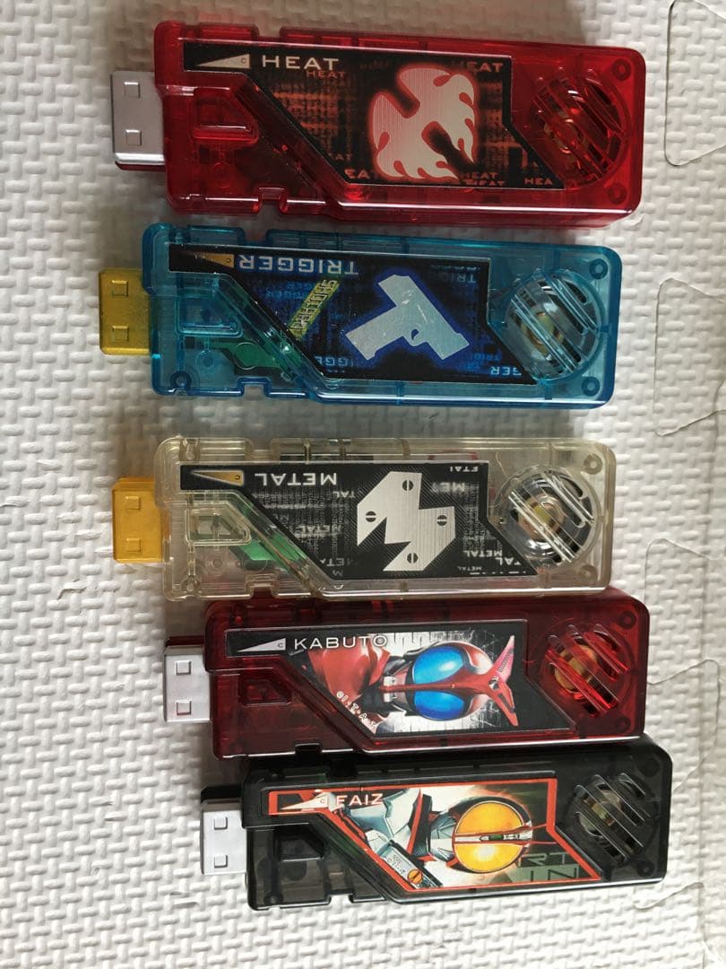 S.H.Figuarts 仮面ライダーW ＋魂ステージ　ガイヤメモリセット