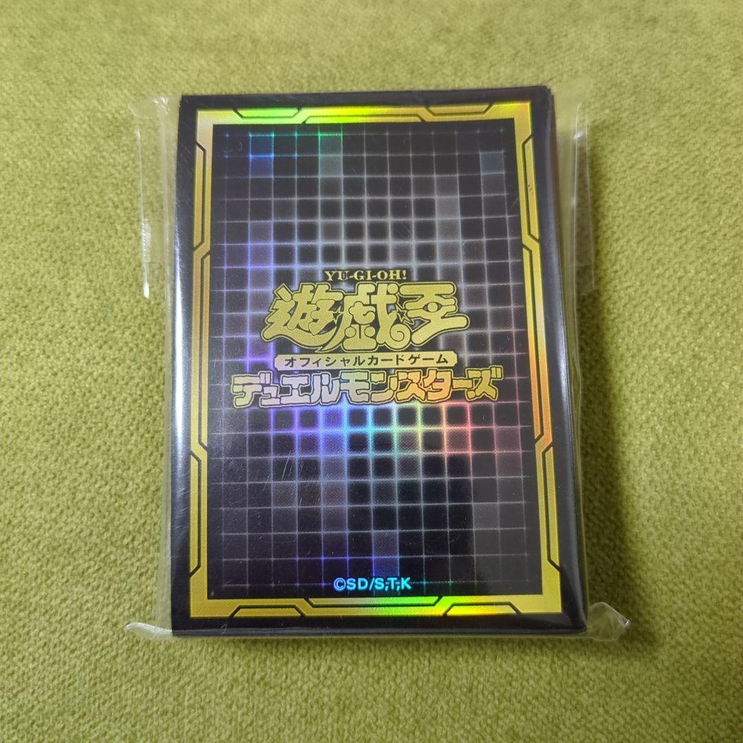 遊戯王 スリーブ 黒 ゴールドロゴ 70枚 - メルカリ