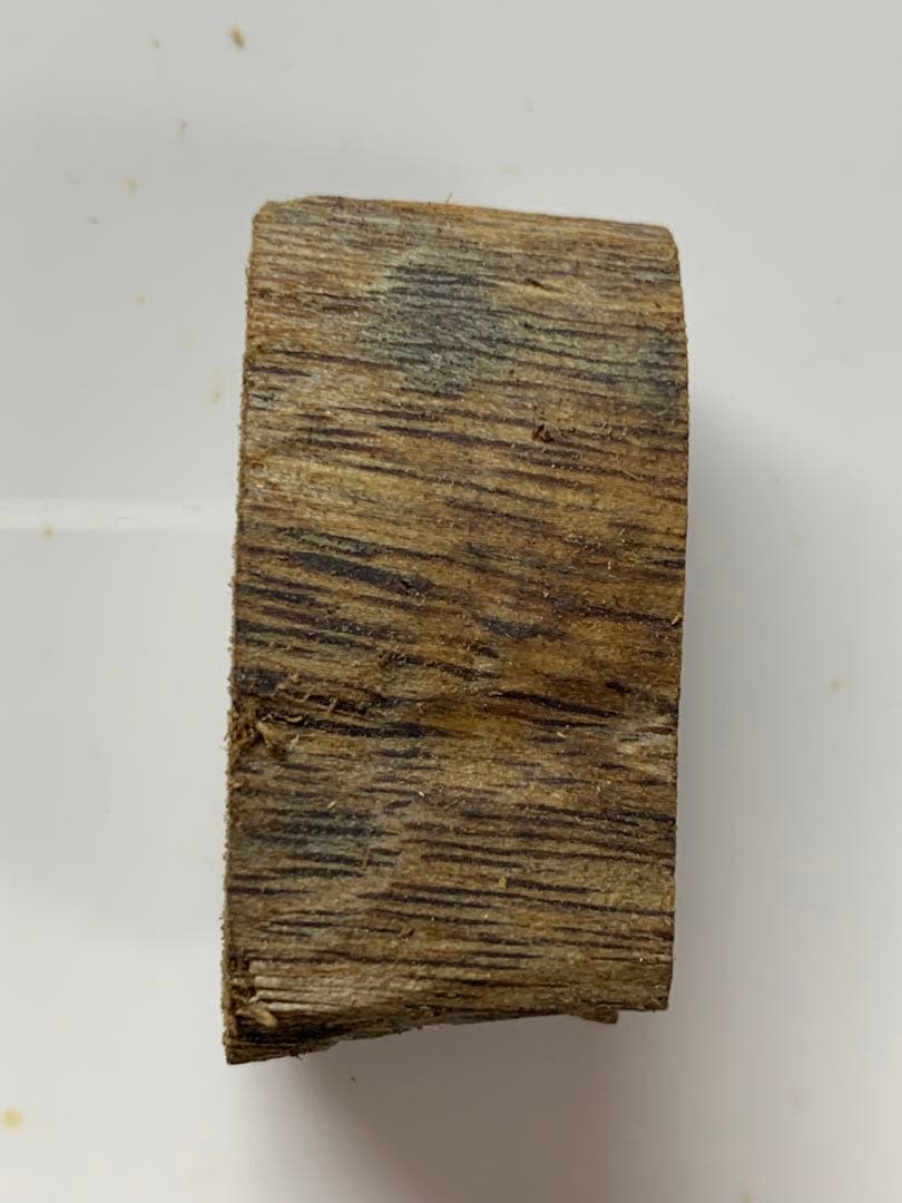 極上黒伽羅 沈香原木 香木 重さ:3.3g 楽天市場】プレミアム沈香(じんこう) 原木姿物 六国「寸門多羅(すも