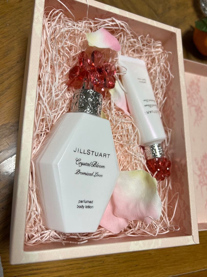 ジルスチュアートクリスタルブルーム ブレスドラブ パフュームド　ローションセット