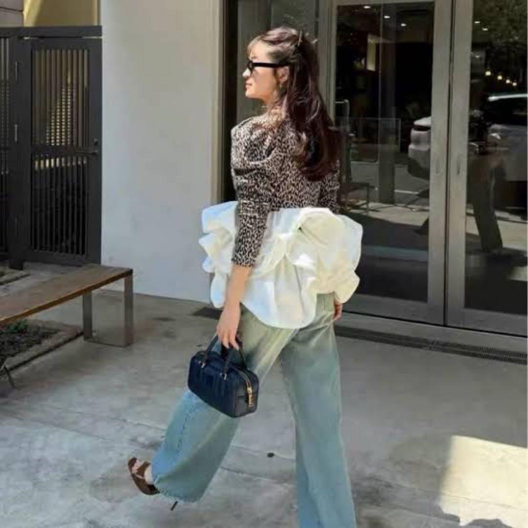 bibiy EFFIE PEPURAMU LEOPARD TOP - メルカリ