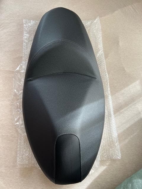 YAMAHA マジェスティS 純正シート 新品