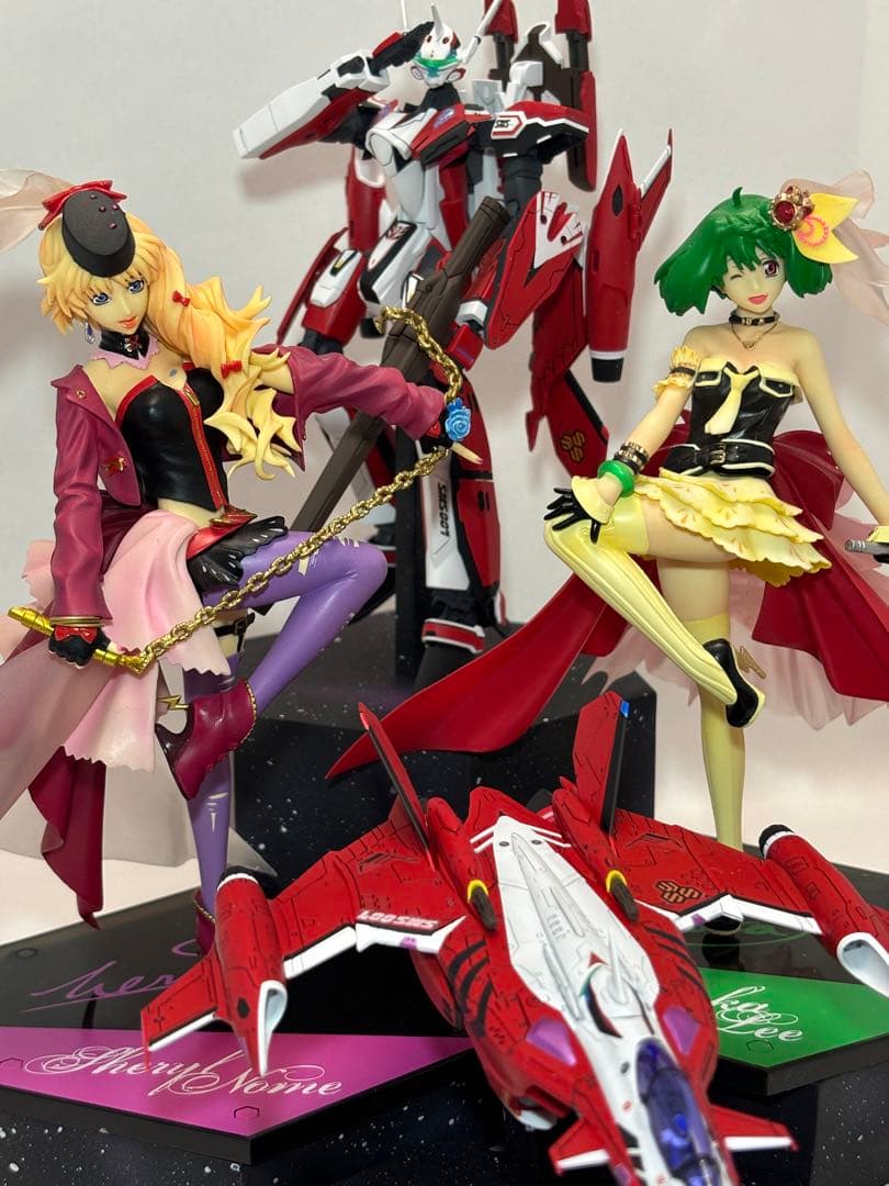 HGデュランダルバルキリー＋シェリル&ランカ〜サヨナラノツバサ〜　塗装完成品