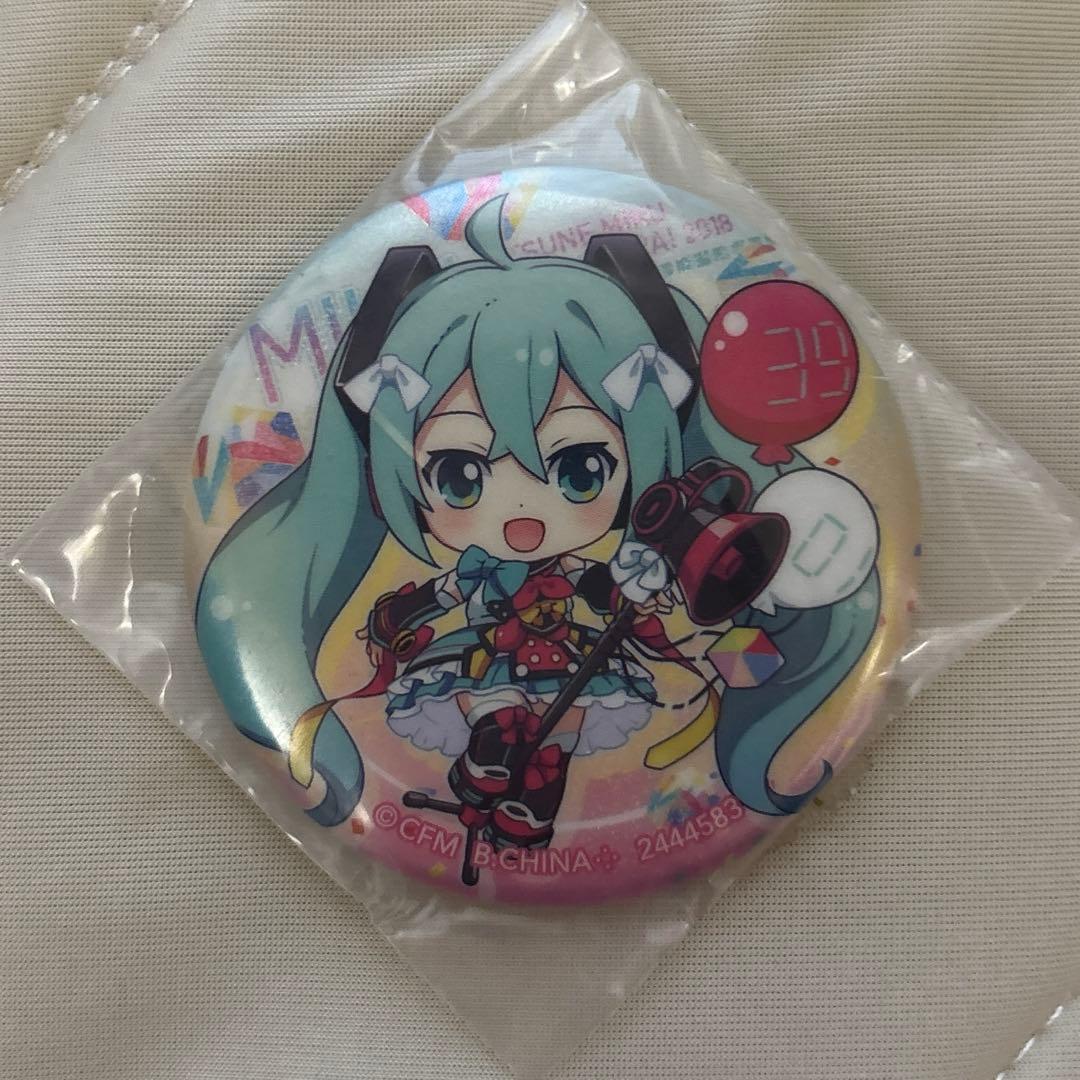 初音ミク マジカルミライ 2018 缶バッジ - メルカリ