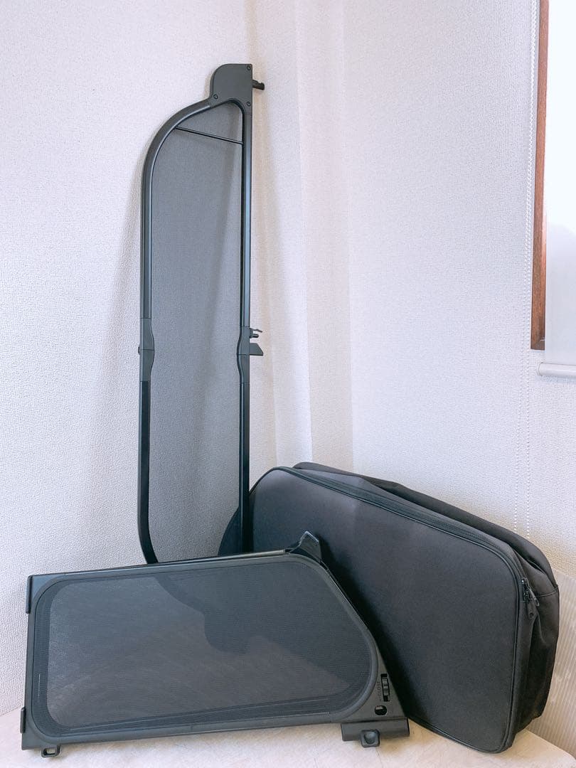 フェラーリ ウィンドディフレクター カー用品 ケース付 中古品