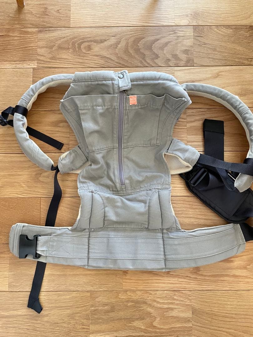 大幅値下げ キューズベリー 抱っこ紐 NICO グレージュ CUSE BERRY Qoo10] CUSE BERRY 抱っこ紐 キューズベリー NICO 日本