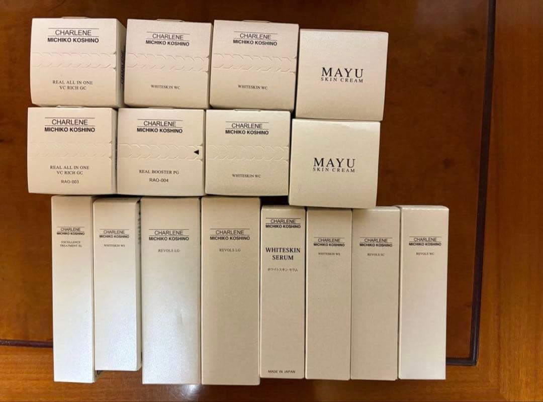 CHARLENE/MICHIKO KOSHINO 16点