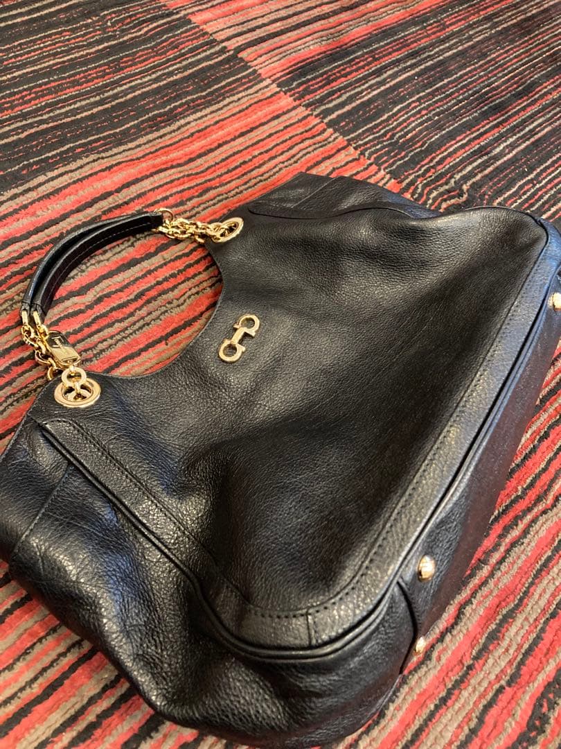 フェラガモ　黒レザー ハンドバッグ【ただし注意事項あり】