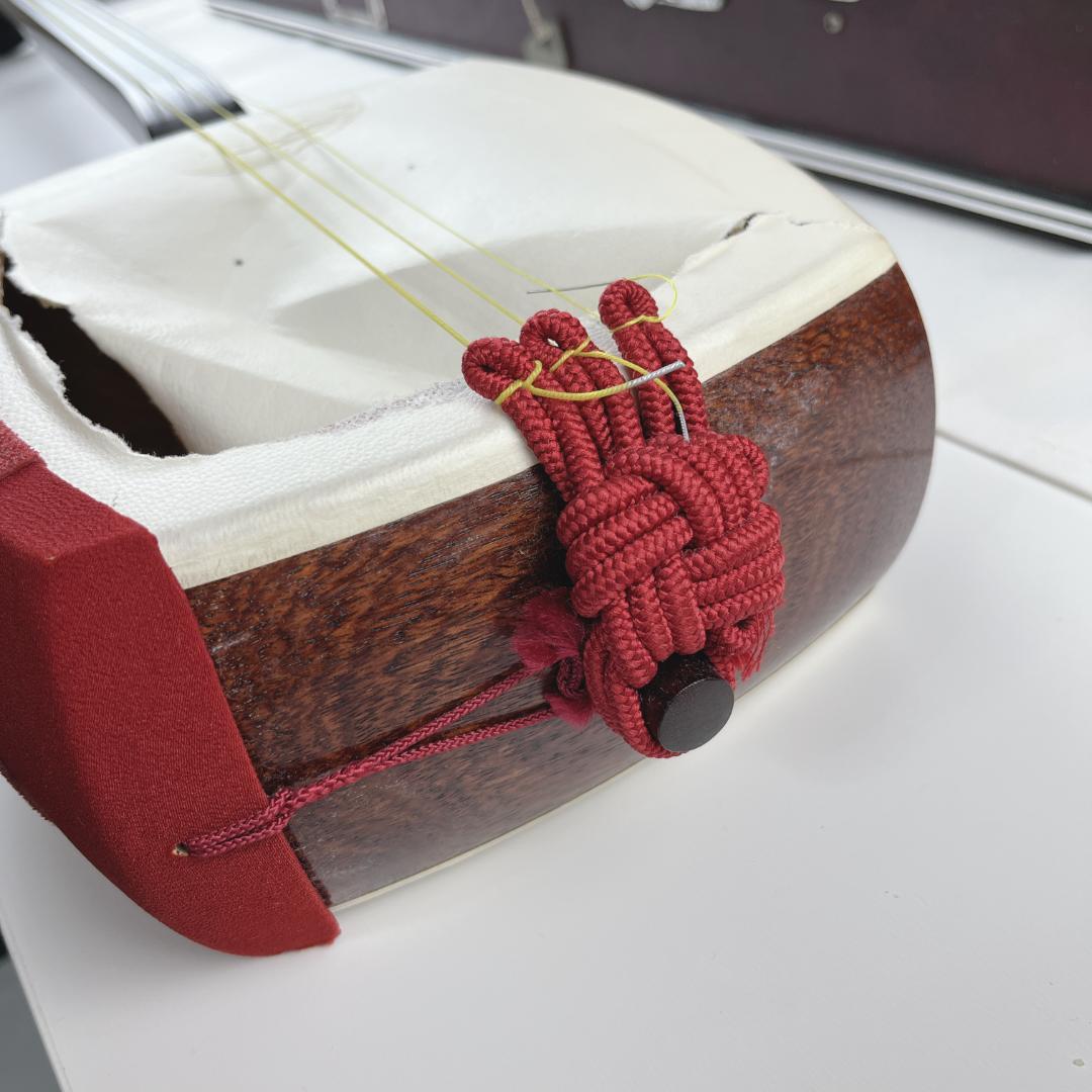 美品☘️ 三味線 紅木 トチ入り 中棹 約2.6cm 東さわり ハードケース