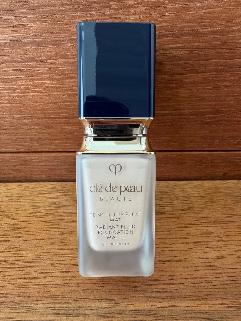 クレドポーボーテ　タンフリュイドエクラ　マット　オークル10