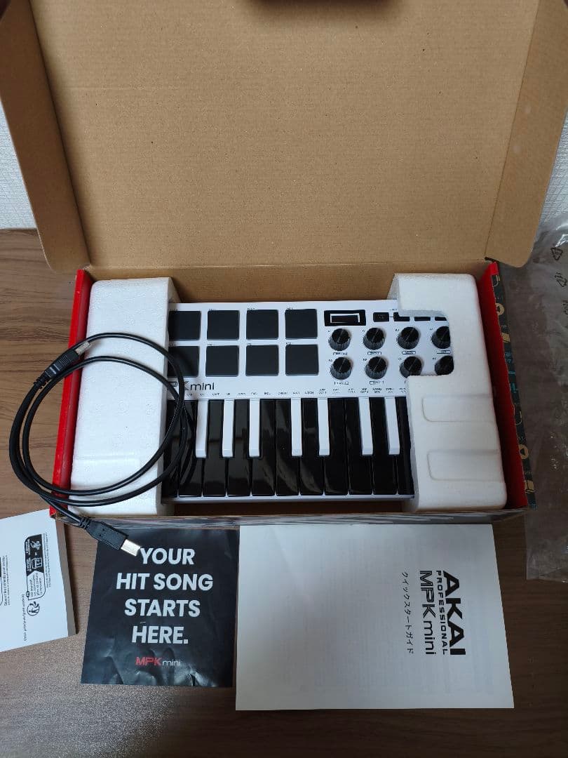 AKAI MPK mini MIDIキーボード (美品) AKAI/MPK mini plus【在庫あり】