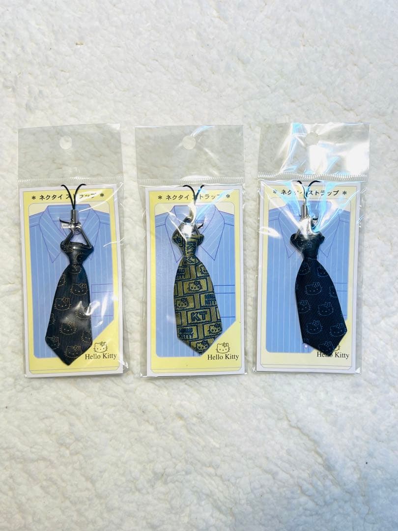 希少品！　ハローキティ　ネクタイストラップ3種