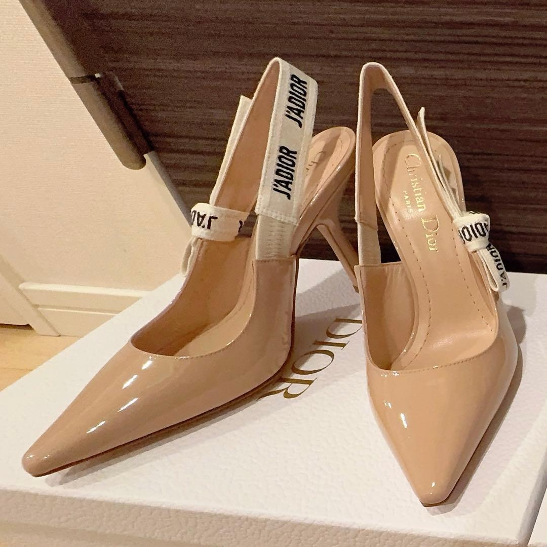 J'Adior スリングバックパンプス パテントカーフスキン　ベージュ