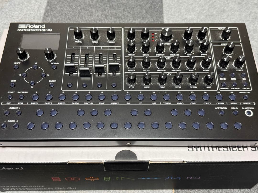 Roland SH-4d シンセサイザー