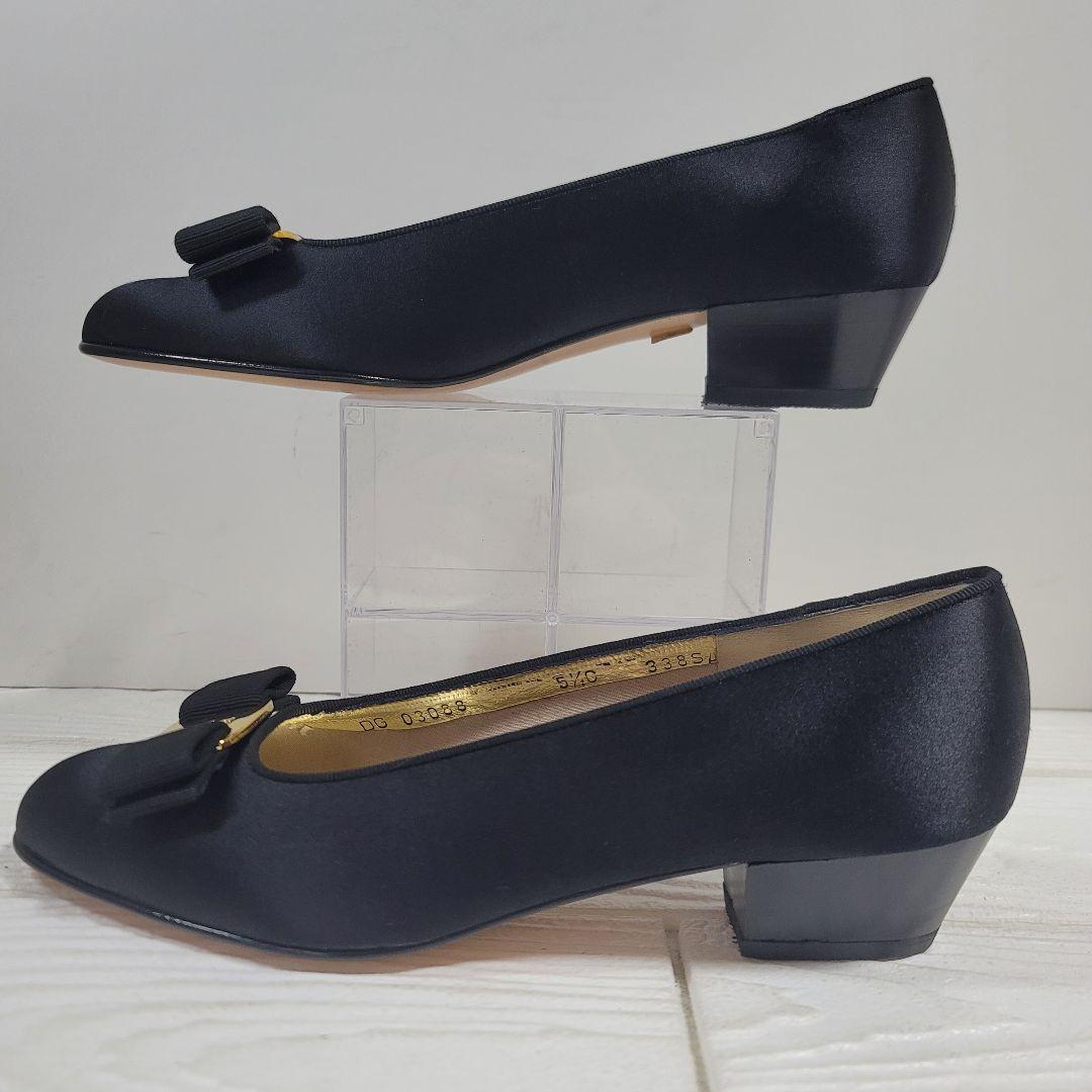 【極美品】FERRAGAMO ヴァラ パンプス 5.5C(23cm) ブラック