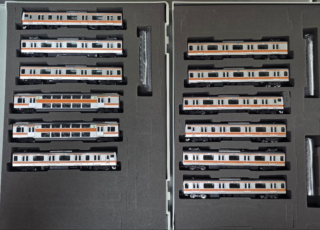 Nゲージ E233系中央線グリーン車付きH編成12両セット E233系中央線グリーン車（KATO・N）入線レビュー – MSangaの鉄道模型の