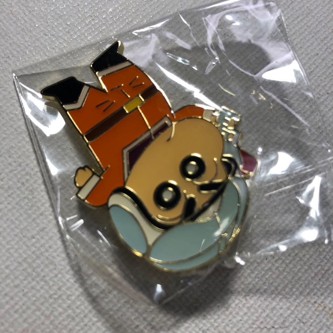 クレヨンしんちゃん 30周年記念 ピンバッジ - メルカリ