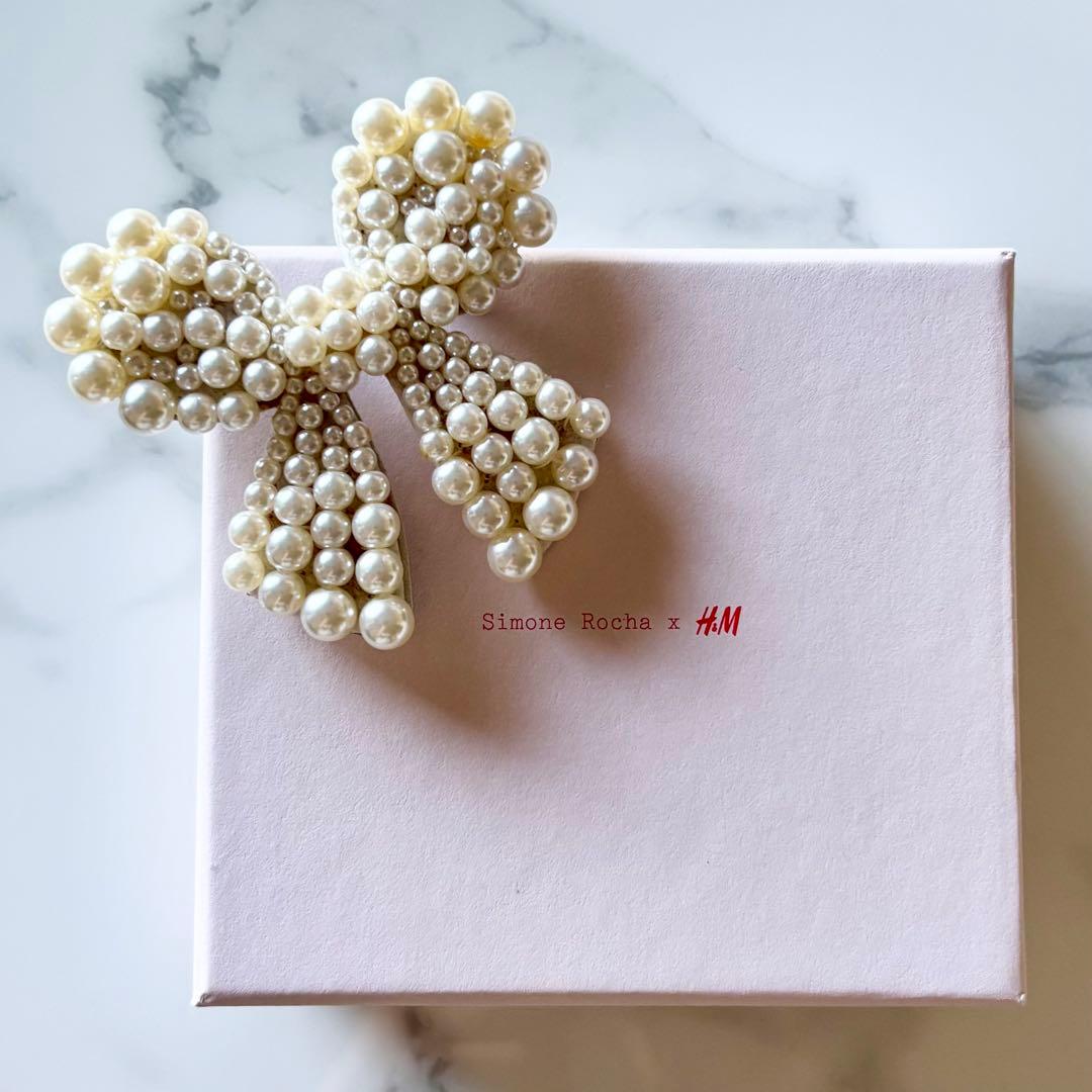 Simone Rocha x  パールリボンブローチ