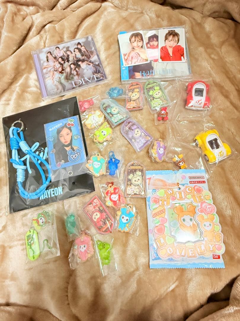 TWICE グッズ まとめ売り - メルカリ