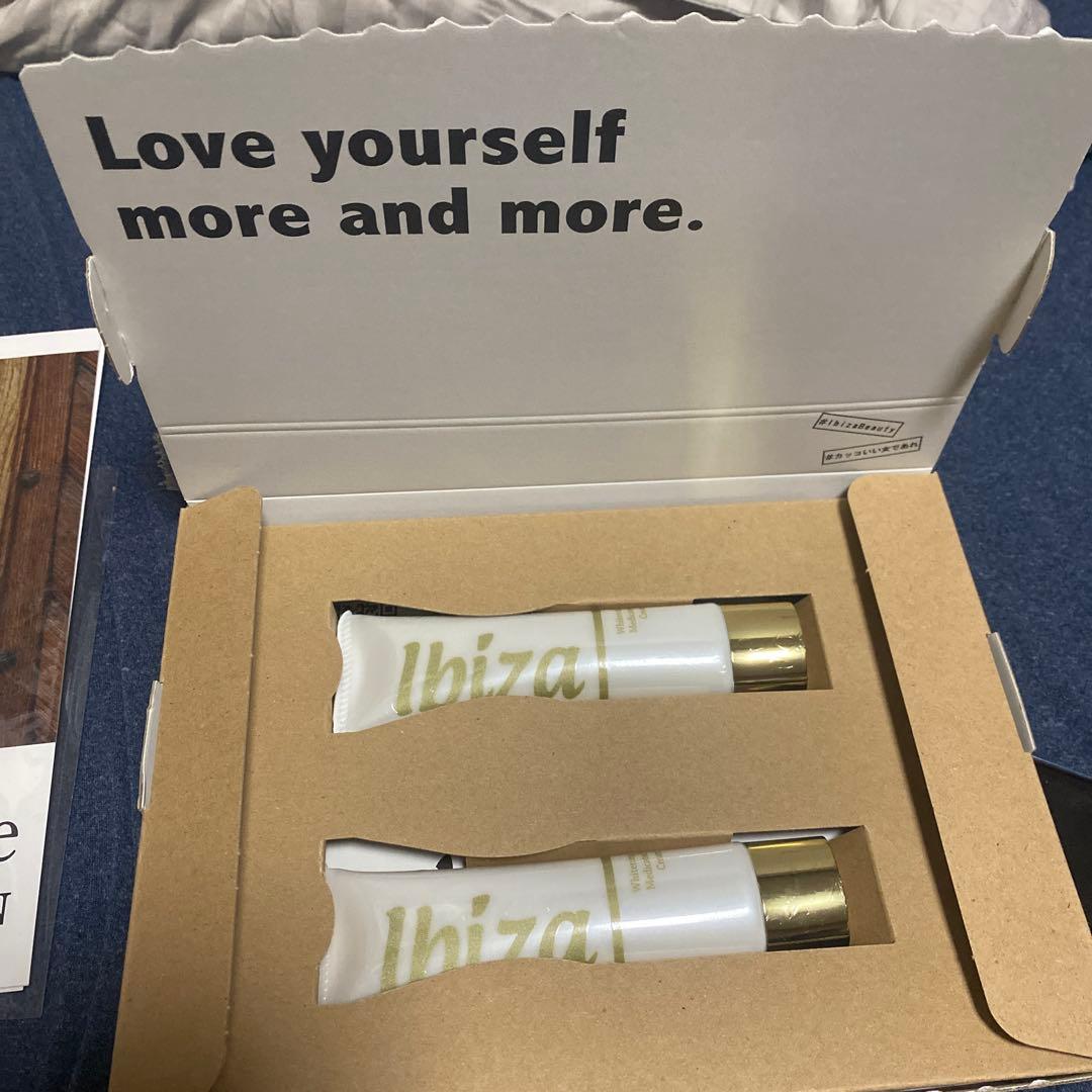 Ibiza ボディクリーム 3本セット＋付属品付き