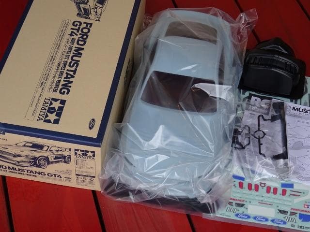 ▲タミヤ,限定少量フォードマスタングGT4 塗装済ボディセット ,47485