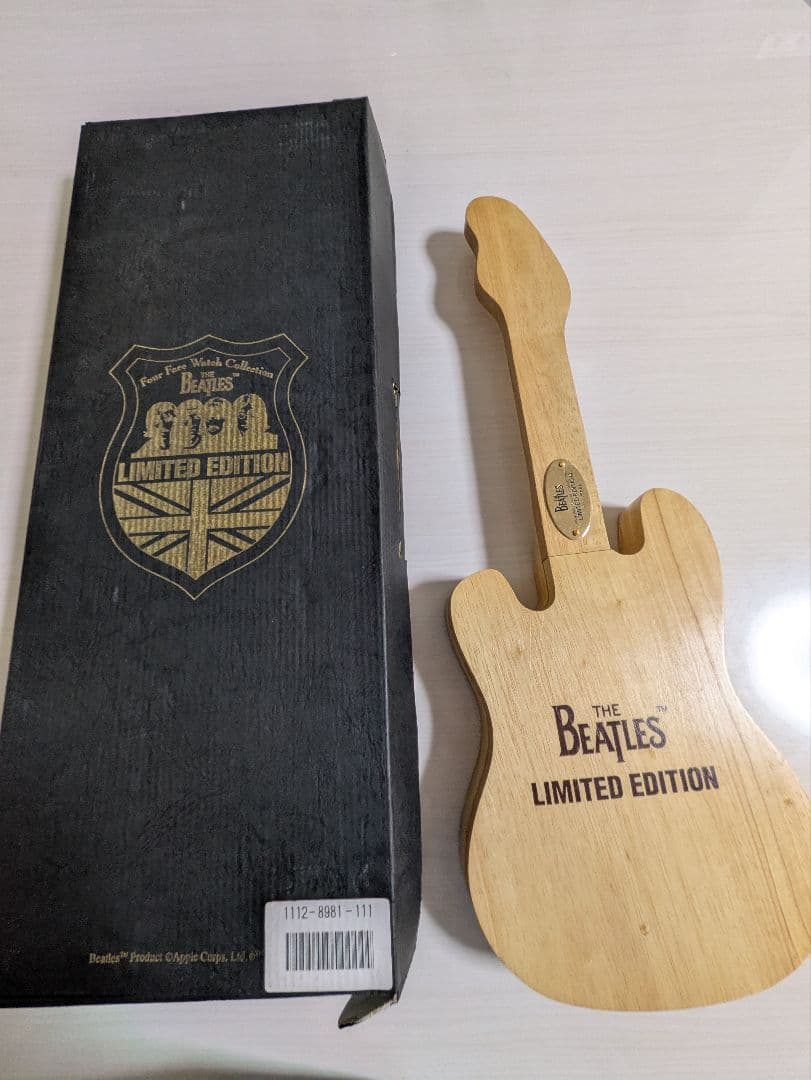 The Beatles 5000本限定版 ギター型メンバー4本腕時計
