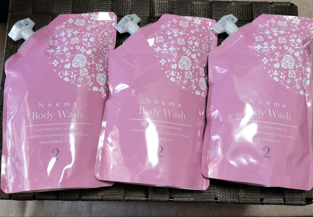 ダイアナ　Noema Body Wash 3個セット