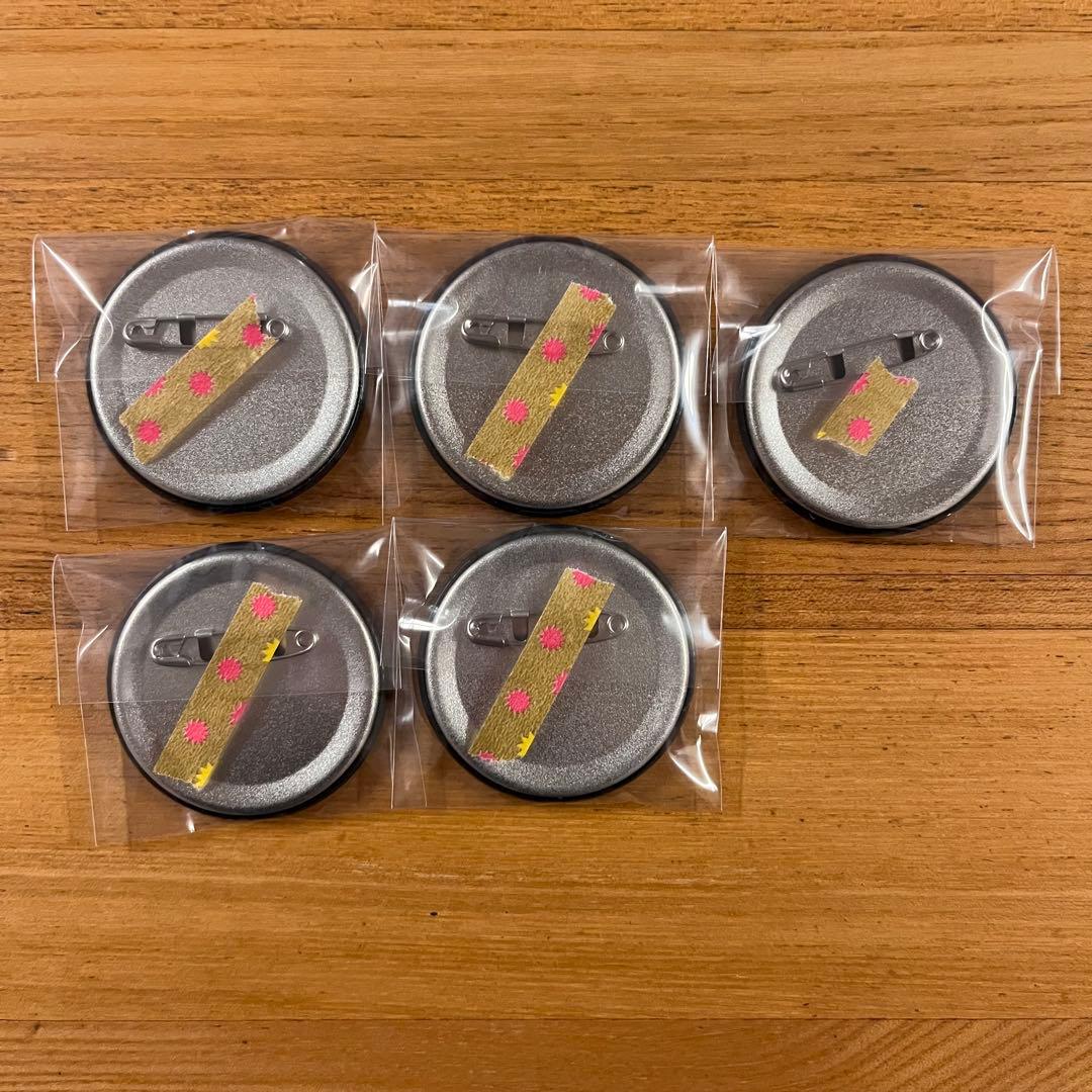 匿名発送]あくねこ 悪魔執事と黒い猫 4周年 缶バッジ バスティン×5