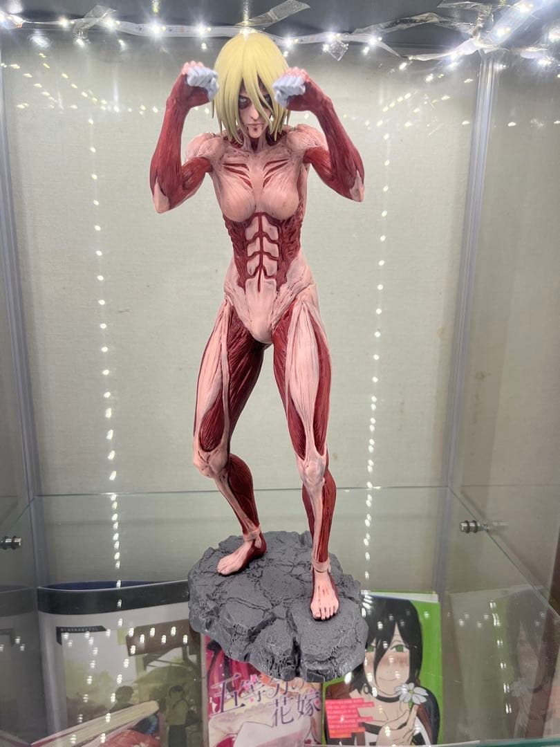 女型の巨人　フィギュア　一番くじ 進撃の巨人 一番くじ 女型の巨人 MEGAIMPACT A賞 約30cm - メルカリ