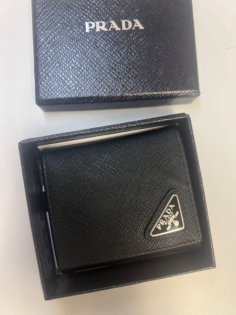 プラダ　レザーケース