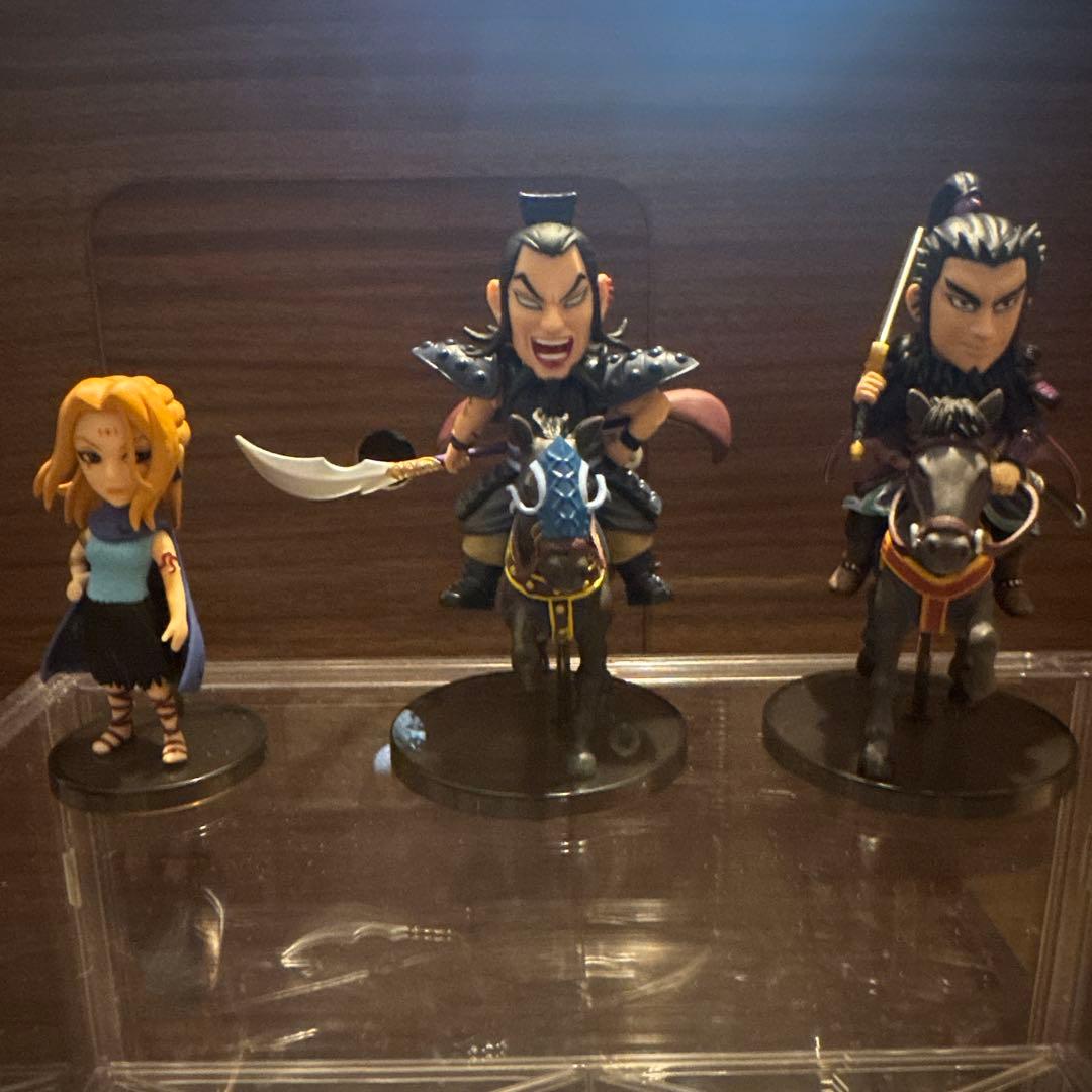 キングダム　一番くじ　ワールドコレクタブル 全軍、前進 ラストワン賞 王騎と他 Amazon.co.jp: 【】キングダム 一番くじ 王騎 フィギュア ラストワン