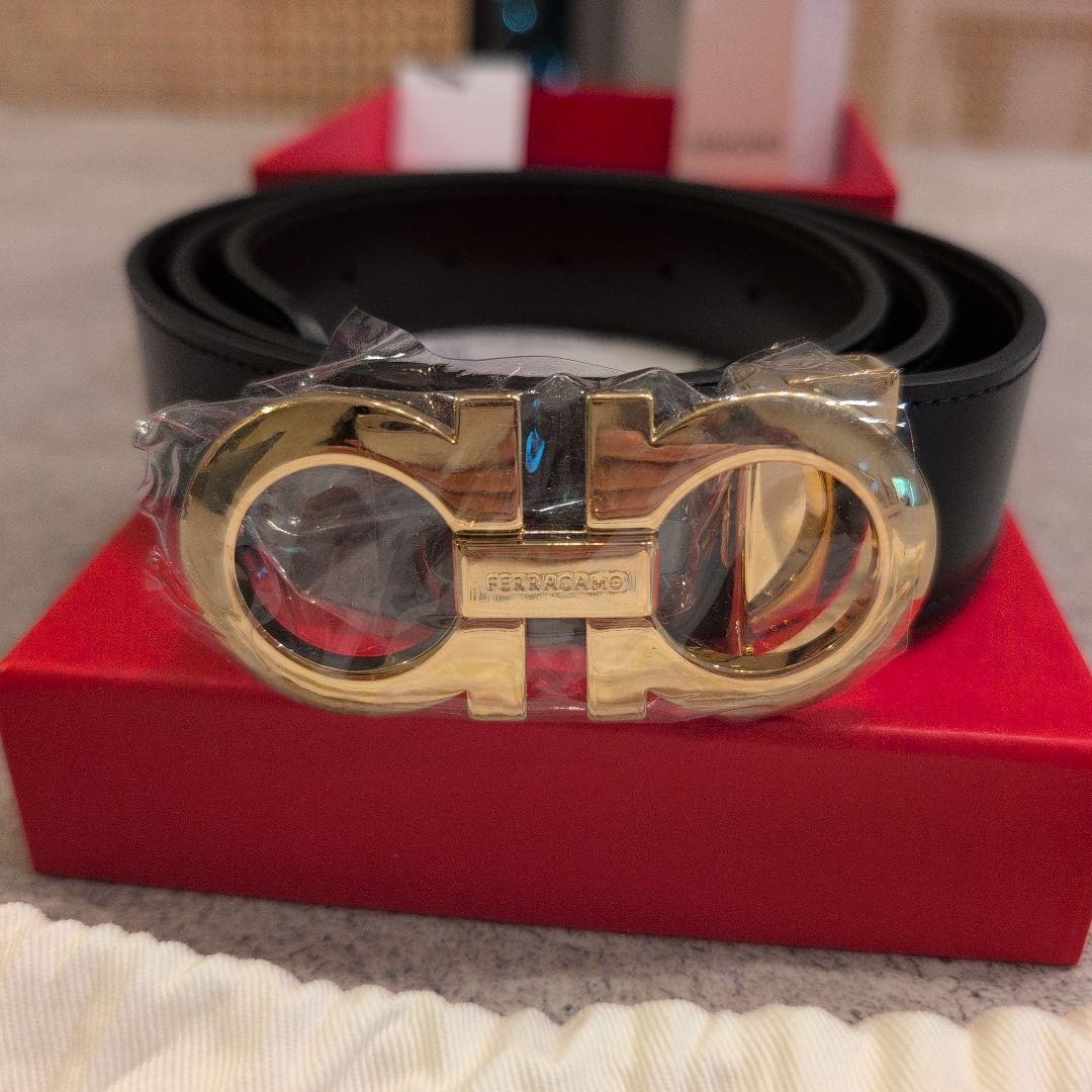 Ferragamo ブラックレザーベルト ゴールドバックル