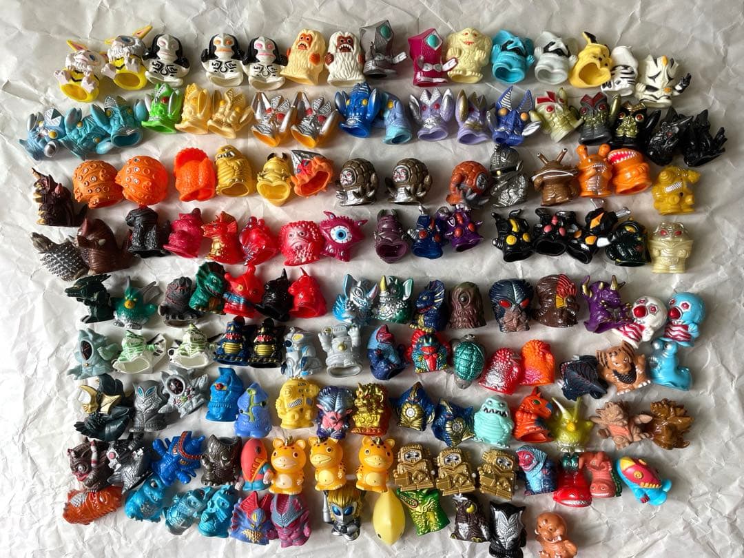 ウルトラマン怪獣 指人形 130体まとめて - メルカリ