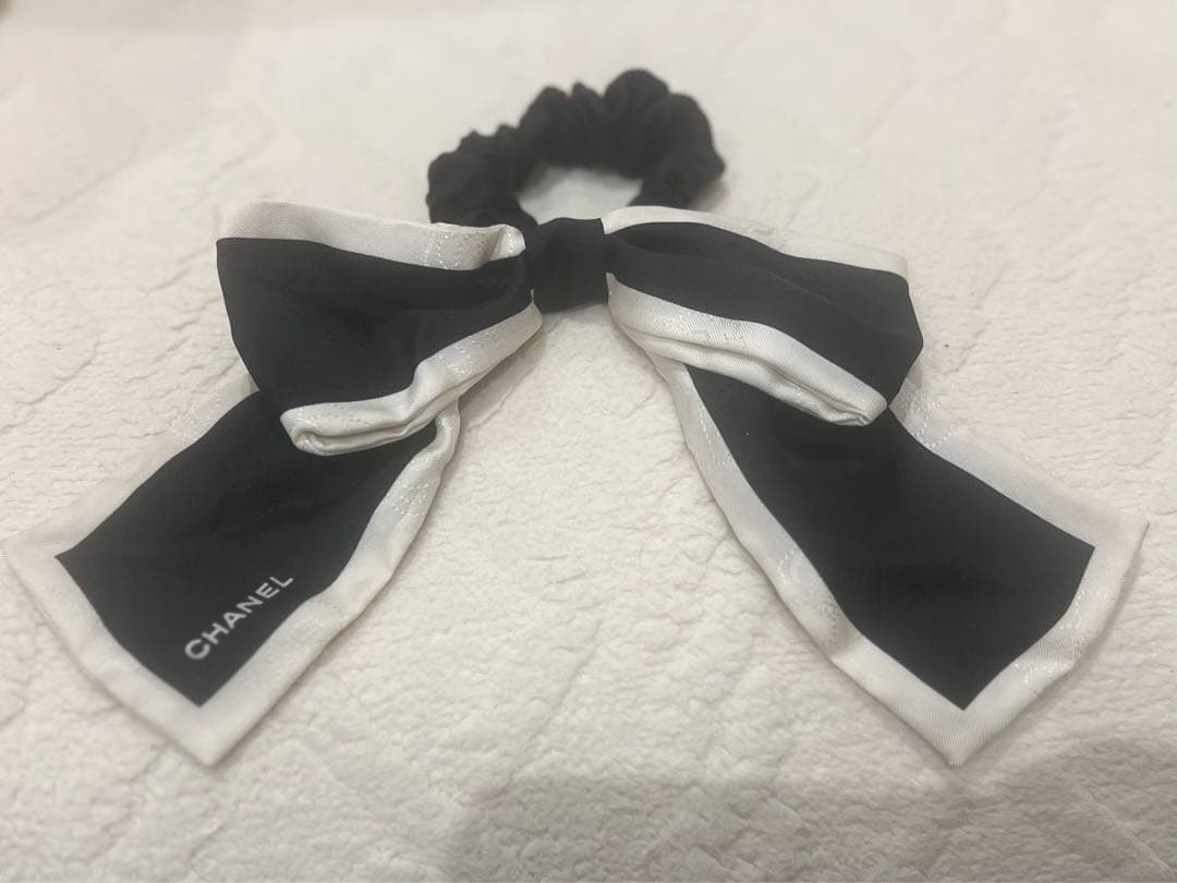 CHANEL リボン付きヘアゴム 黒/白