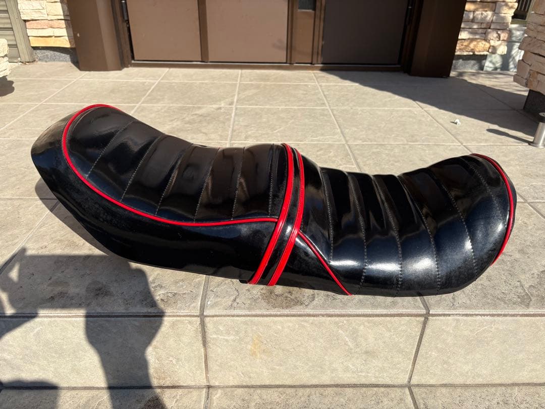 CB250N CB400N ホークIII タックロールシート 黒×赤パイピング