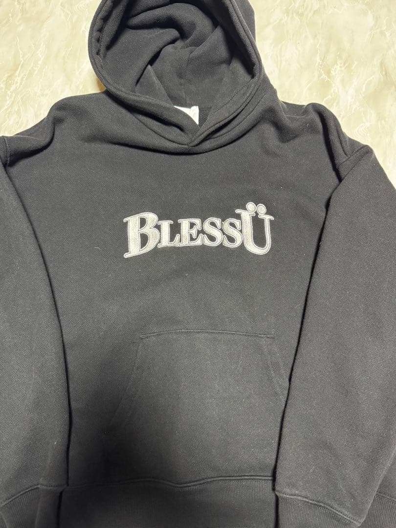 BlessU ブラックパーカー - メルカリ