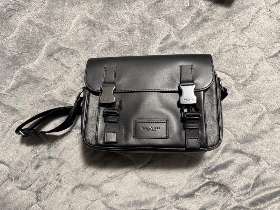 『中古美品』コーチ（coach）　メッセンジャーバッグ