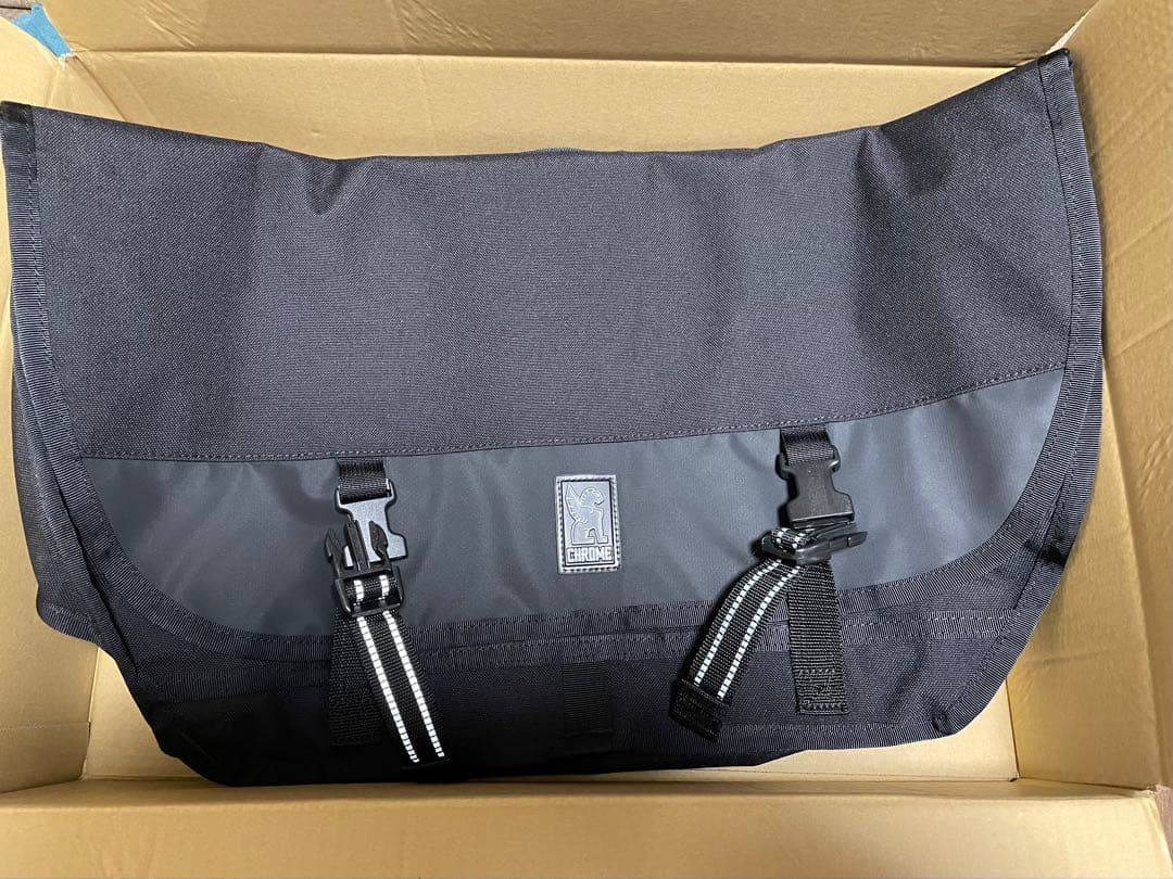 くるーど様【美品】メッセンジャーバッグ CTZ/シーティーゼット 24L 防水